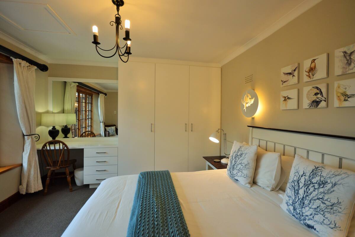 Yellow Wood Cottage | Una cassaforte in camera, ferro/asse da stiro, Wi-Fi gratuito