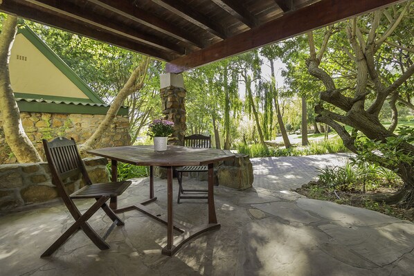 Lavender Cottage | Terrace/patio