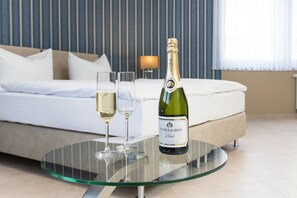 Suite Junior, 1 chambre, non-fumeurs | Literie hypoallergénique, décoration personnalisée