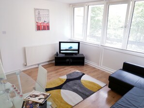 Lägenhet City - 2 sovrum - icke-rökare | Vardagsrum | LCD-tv