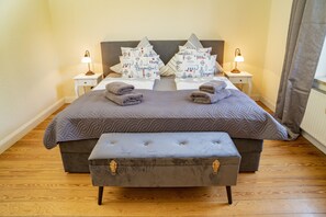 Luxury Condo | Premium bedding, individually decorated, individually furnished - Apartment-Hotel Dieksee Eck (Malente)