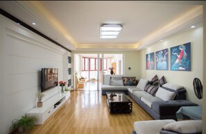 Apartment, 2 Schlafzimmer | Schreibtisch, Verdunkelungsvorhänge, kostenloses WLAN