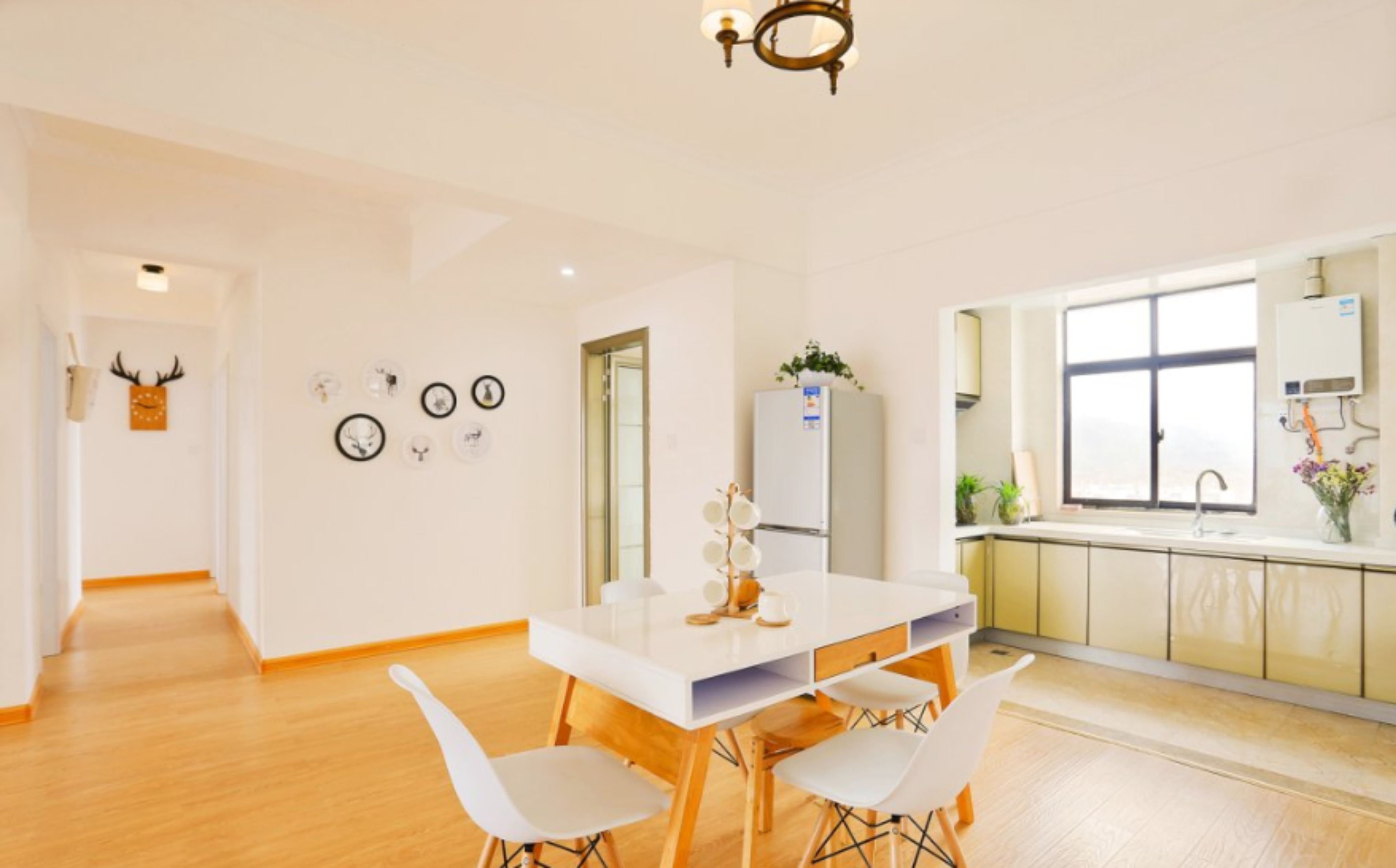 Schreibtisch, Verdunkelungsvorhänge, kostenloses WLAN