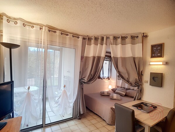Free WiFi - Lamalou apartment 1st floor, pets allowed, near center and thermal baths (Lamalou-les-Bains)