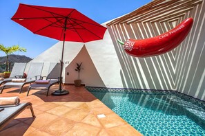 Outdoor pool, a heated pool