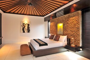 Vila, 5 quartos | 5 quartos, cofres nos quartos, escrivaninha, quartos à prova de som