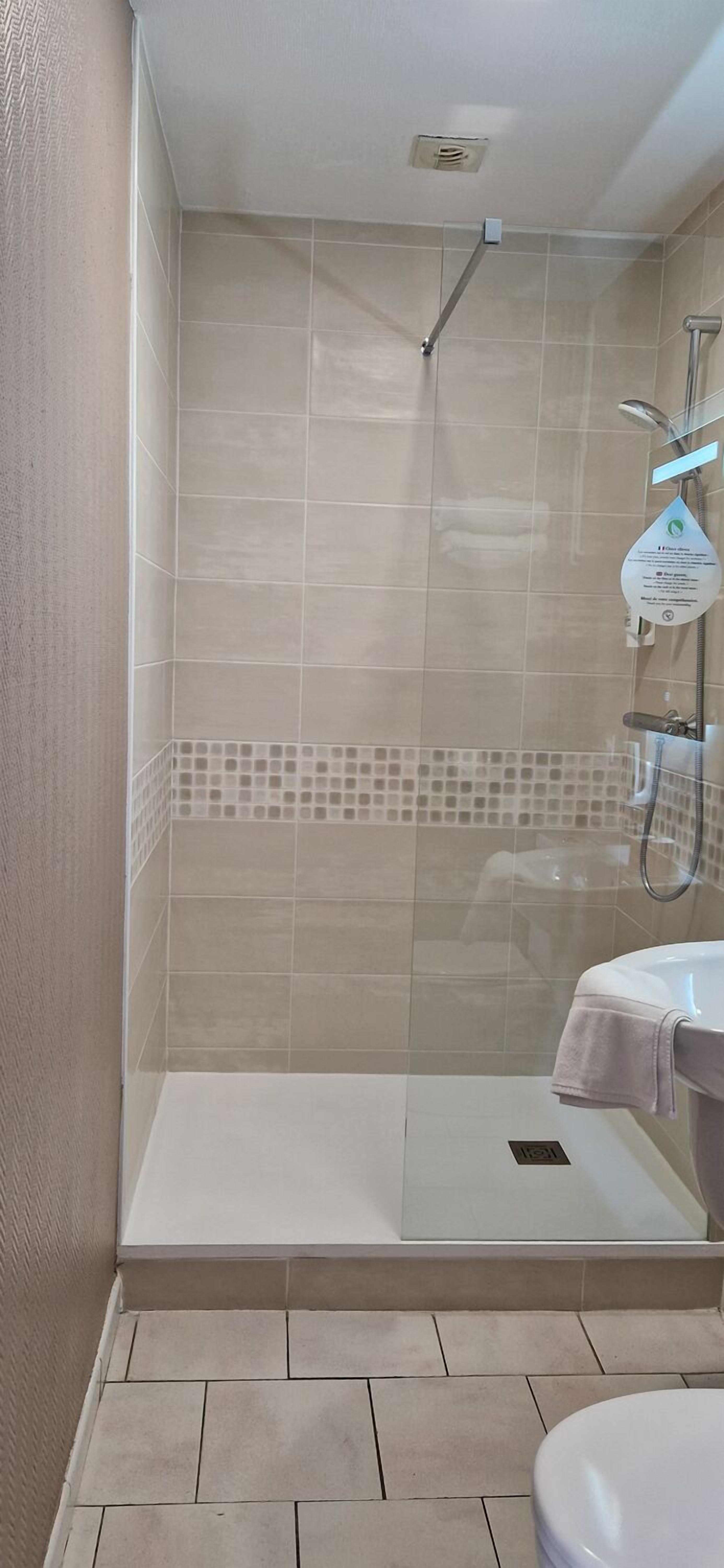 double room | bathroom | shower, hair dryer, towels
