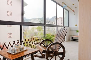 Apartment, 3 Schlafzimmer | Schreibtisch, kostenloses WLAN
