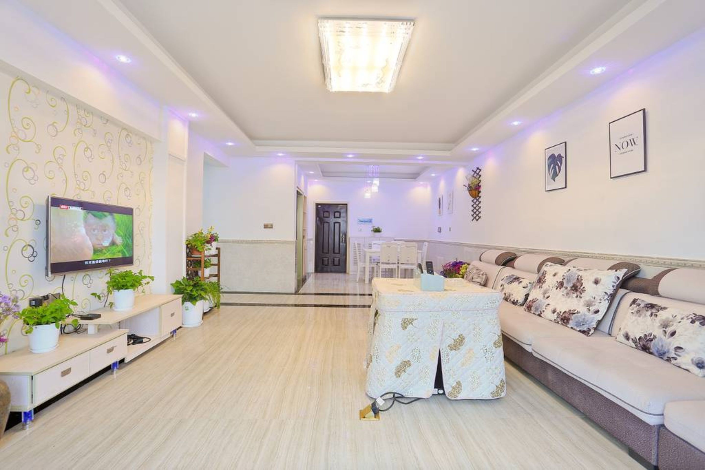 Apartment, 3 Schlafzimmer | Wohnzimmer | Fernseher