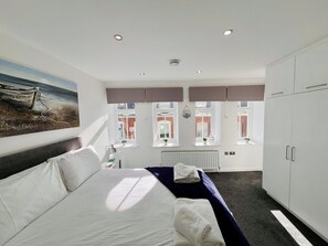 Apartament executiu, amb bany privat, vistes al mar | 3 dormitoris