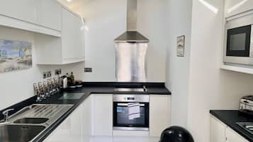 Executive Apartment, Ensuite, Sea View | Shared kitchen