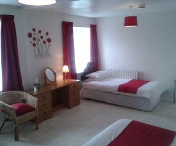 Desk, iron/ironing board, free WiFi, bed sheets