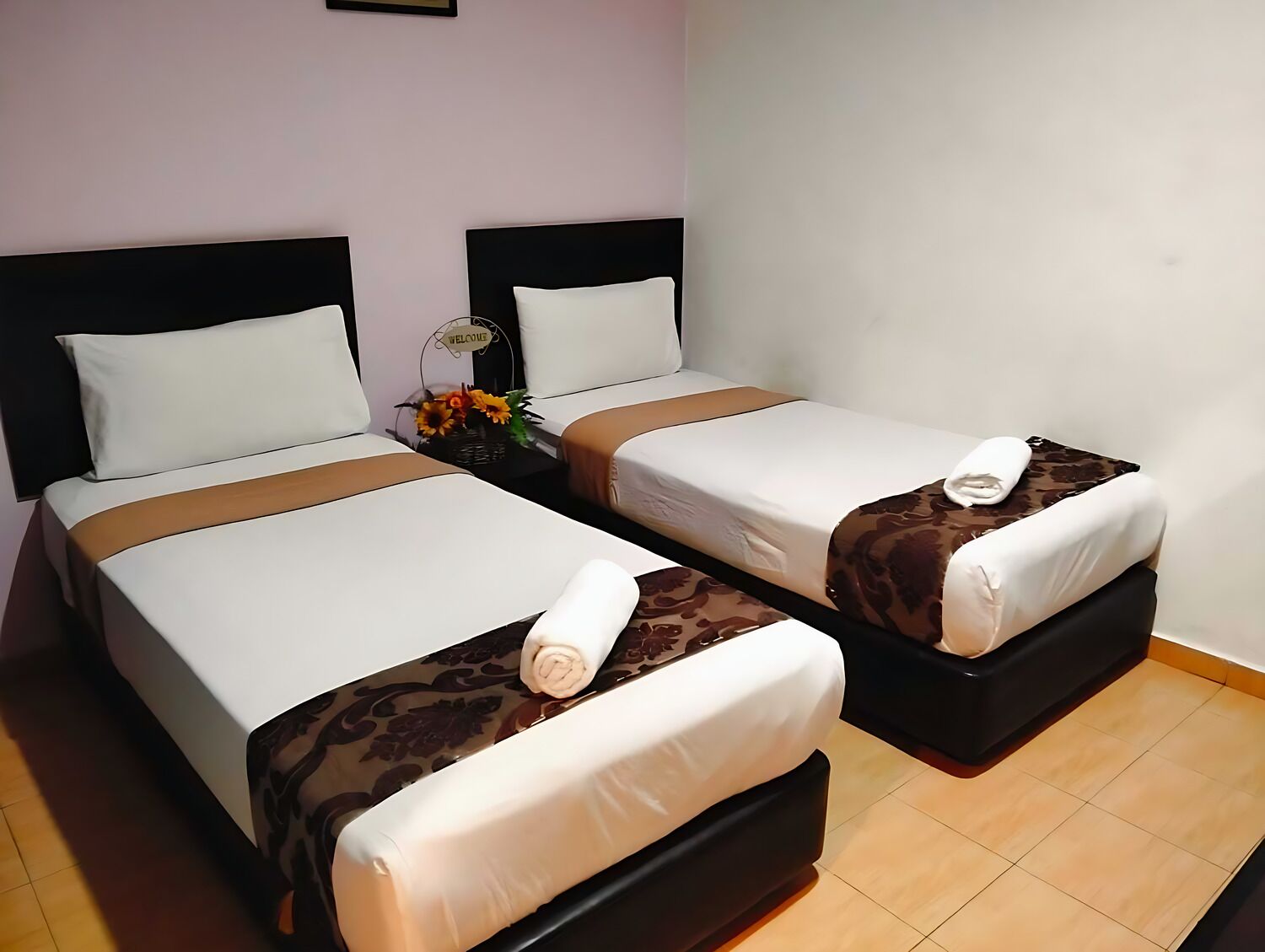 Free WiFi, bed sheets