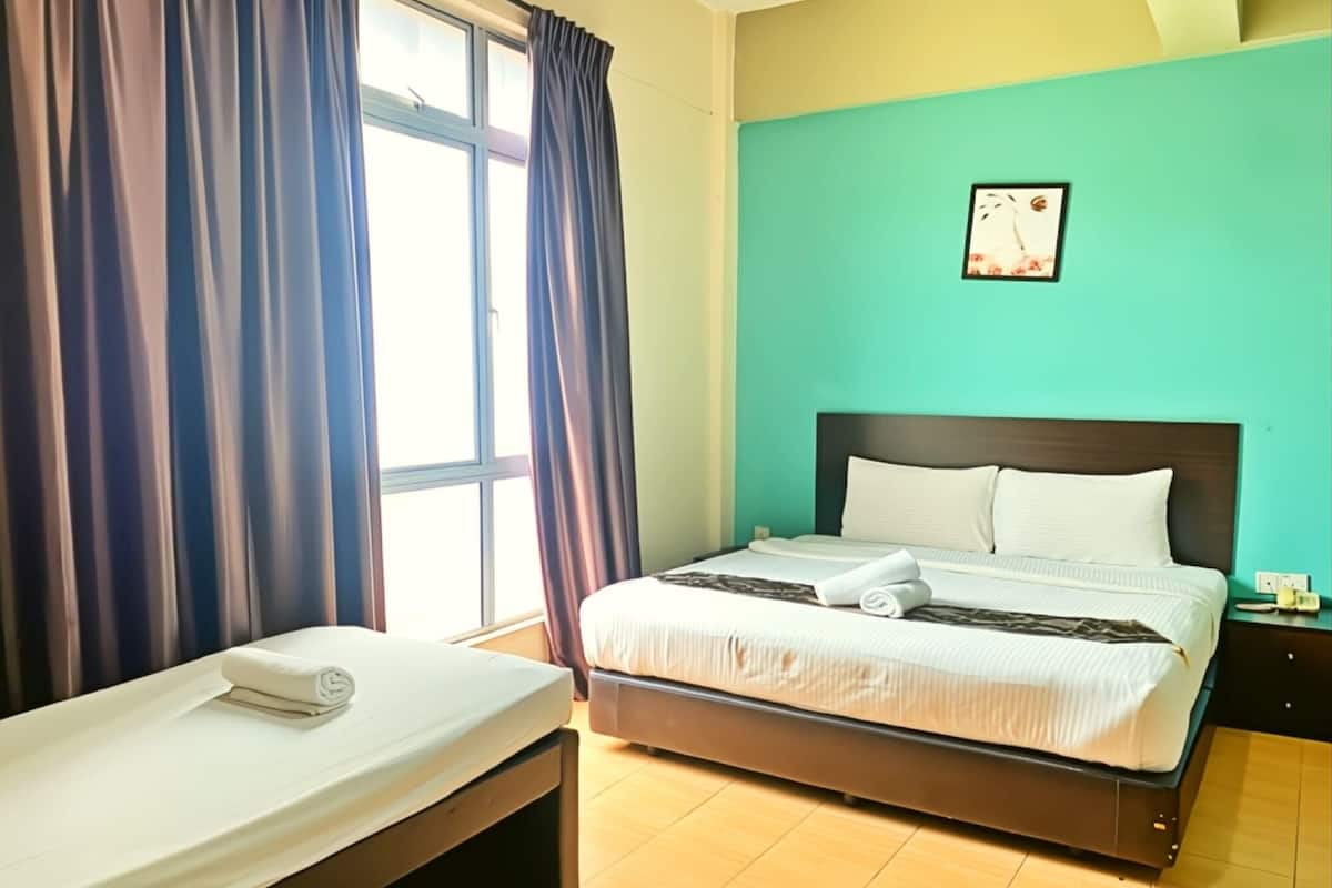 Superior-Dreibettzimmer | Bügeleisen/Bügelbrett, kostenloses WLAN, Bettwäsche
