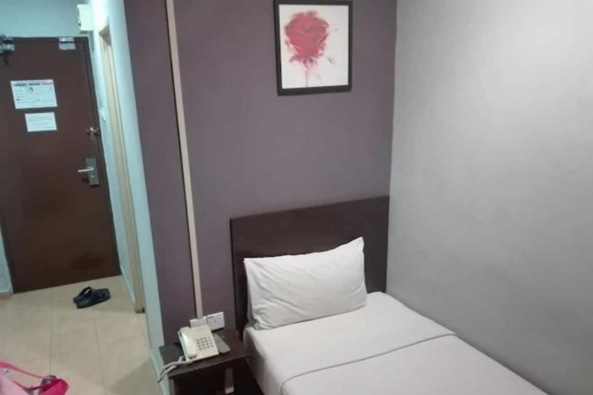 Ferros/tábuas de passar roupa, Wi-Fi de cortesia, roupa de cama