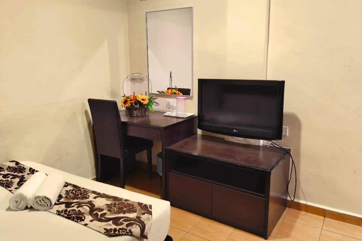 Standardzimmer | Bügeleisen/Bügelbrett, kostenloses WLAN, Bettwäsche