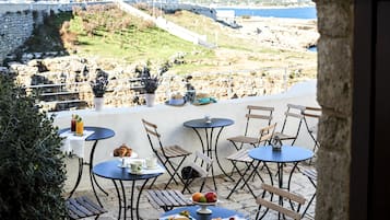 Petit déjeuner préparé à la commande compris tous les jours