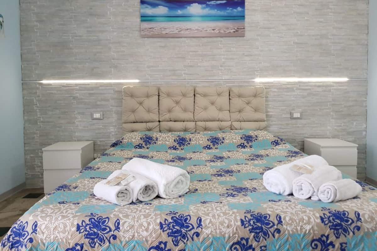 Camera panoramica | 1 camera, biancheria da letto di alta qualità, una scrivania