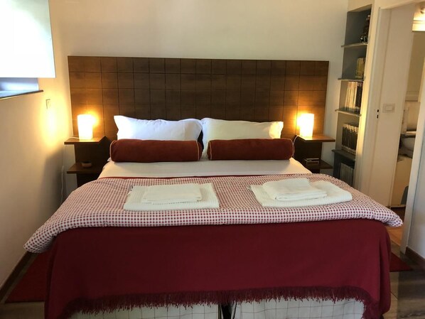 Basic Double or Twin Room, Garden View