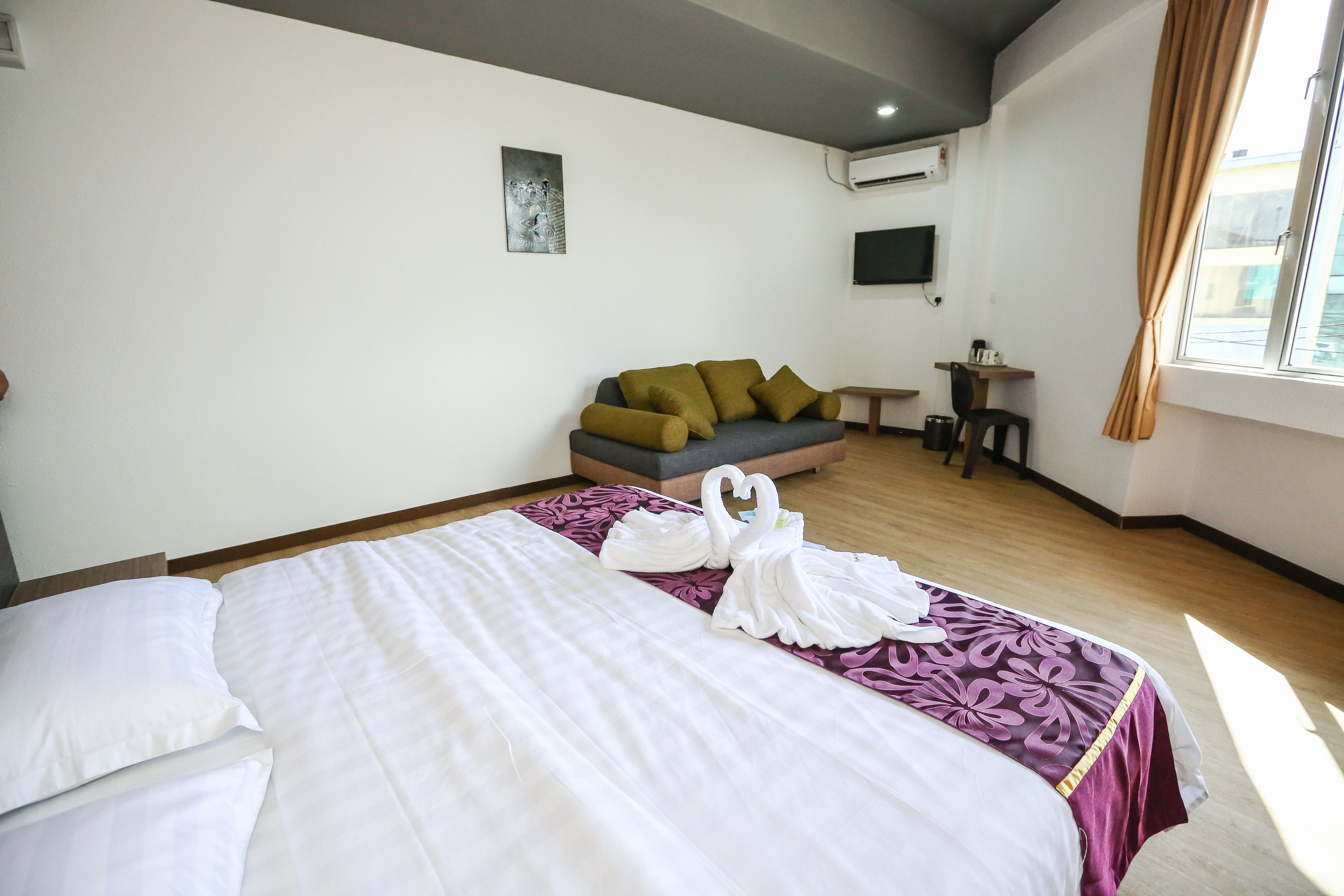 family suite | desk, iron/ironing board, rollaway beds, free wifi