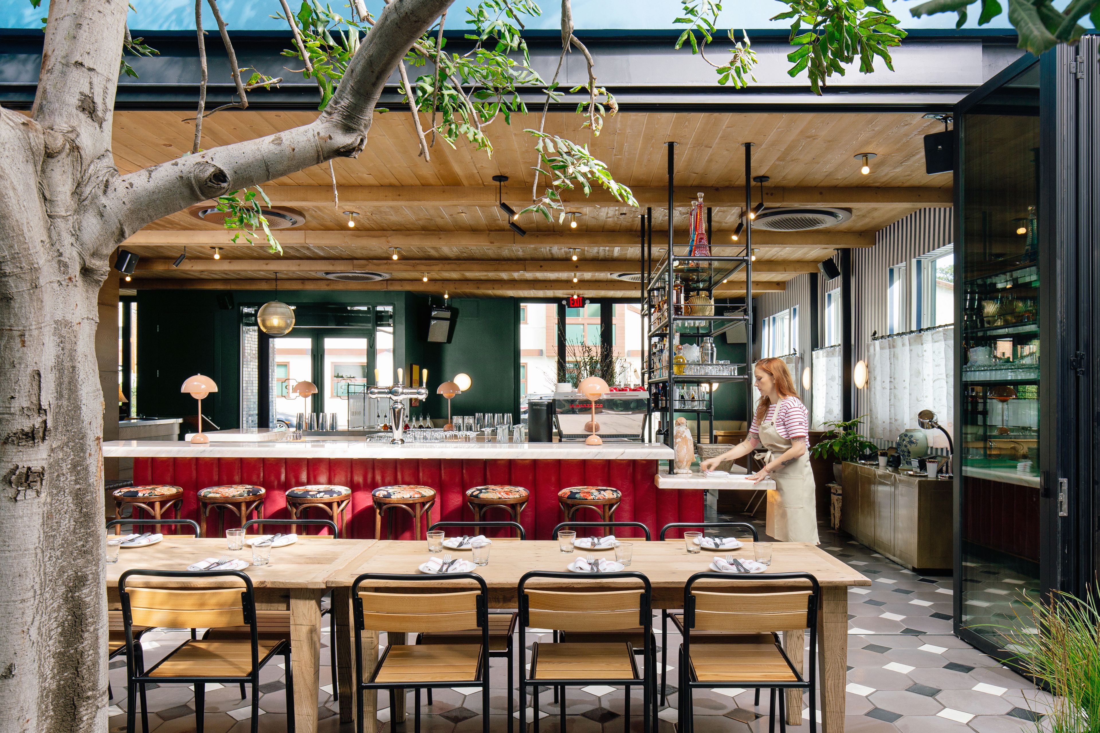 breakfast, dinner, brunch served; french cuisine