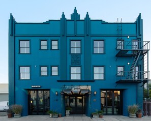 Front of property - Palihotel Culver City (Culver City)