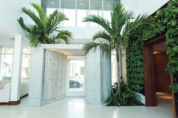 Hotel entrance and lobby at The Sarasota Modern, a Tribute Portfolio Hotel