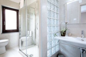 Bathroom - Tenuta Lamborghini Golf & Resort (Panicale)