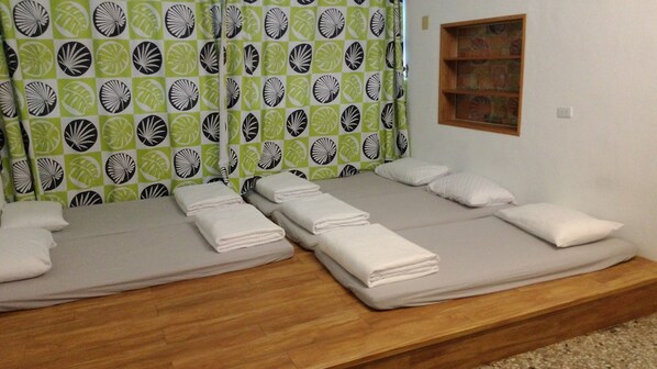 舒適三人房, 非吸煙房 | 書桌、遮光布/窗簾、隔音、免費無線上網