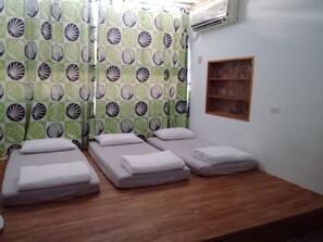 舒適三人房, 非吸煙房 | 書桌、遮光布/窗簾、隔音、免費無線上網