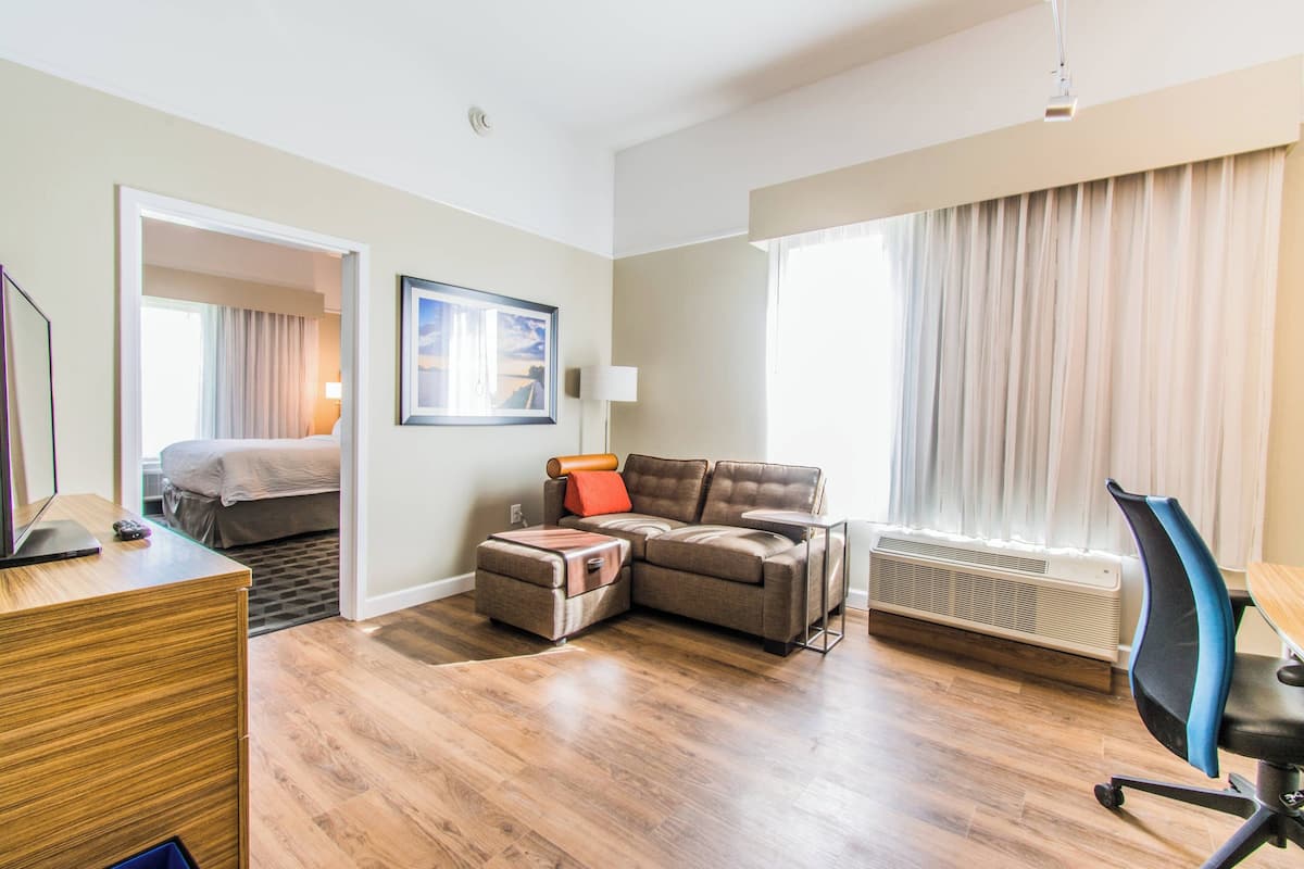 Suite, 1 Bedroom, Non Smoking | Living area | 40-inch flat-screen TV with cable channels, TV