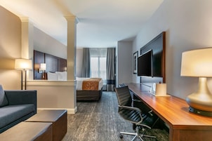 Standard Suite, 1 King Bed, Non Smoking | In-room safe, desk, blackout drapes, iron/ironing board