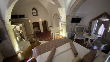 Minibar, in-room safe, desk, laptop workspace