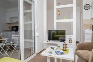 Standard Studio | Free WiFi - Apartments Tina (Utjeha)
