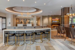 Lobby - DoubleTree by Hilton Charleston Riverview (Charleston)