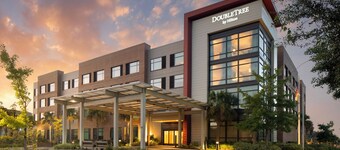 DoubleTree by Hilton Charleston Riverview