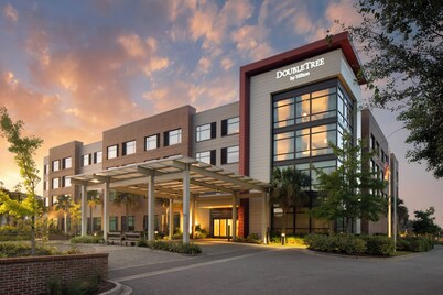 DoubleTree by Hilton Charleston Riverview