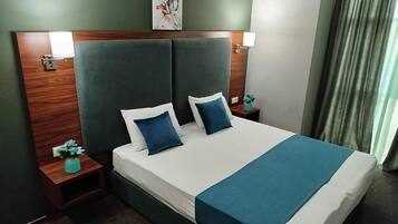 Deluxe-Suite, 1 King-Bett und Schlafsofa | Kostenloses WLAN, Bettwäsche