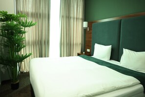 Laptop workspace, free WiFi, bed sheets - Green Tower Hotel (Tbilisi)