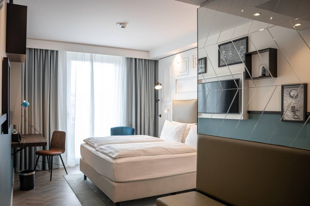 1 bedroom, in-room safe, desk, laptop workspace