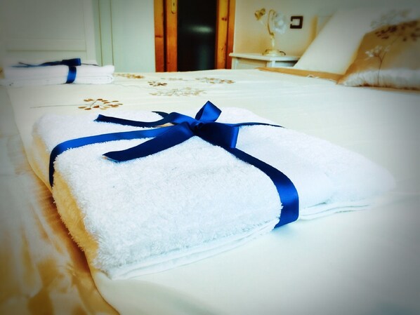 Double Room, Private Bathroom (External) | Room amenity - Aloha House (Formia)