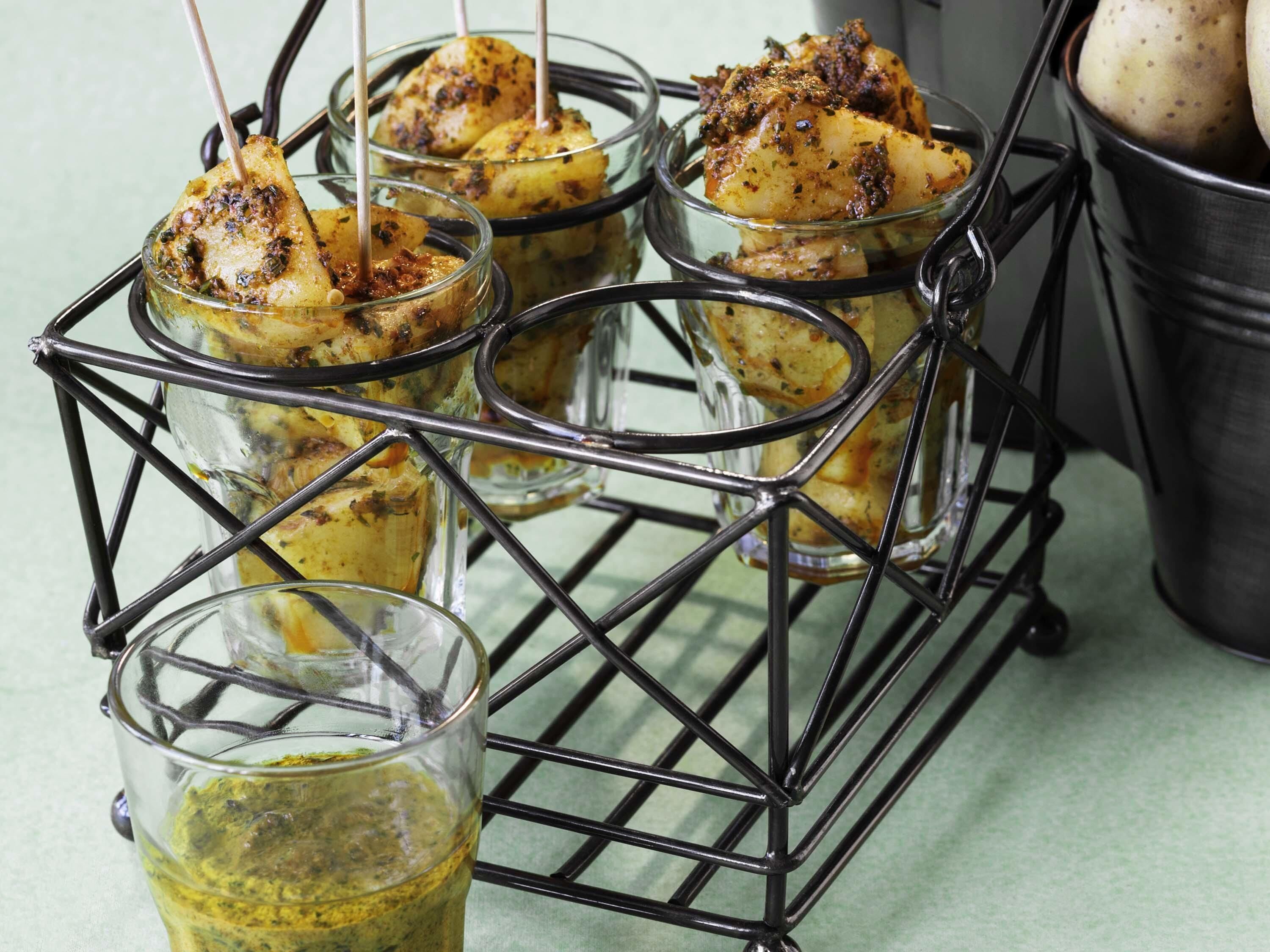 lunch and dinner served, local and international cuisine