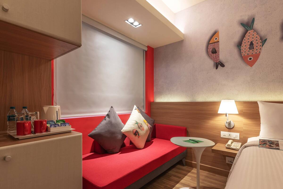 Habitación estándar con 2 camas individuales | Ropa de cama hipoalergénica, colchones viscoelásticos, caja fuerte