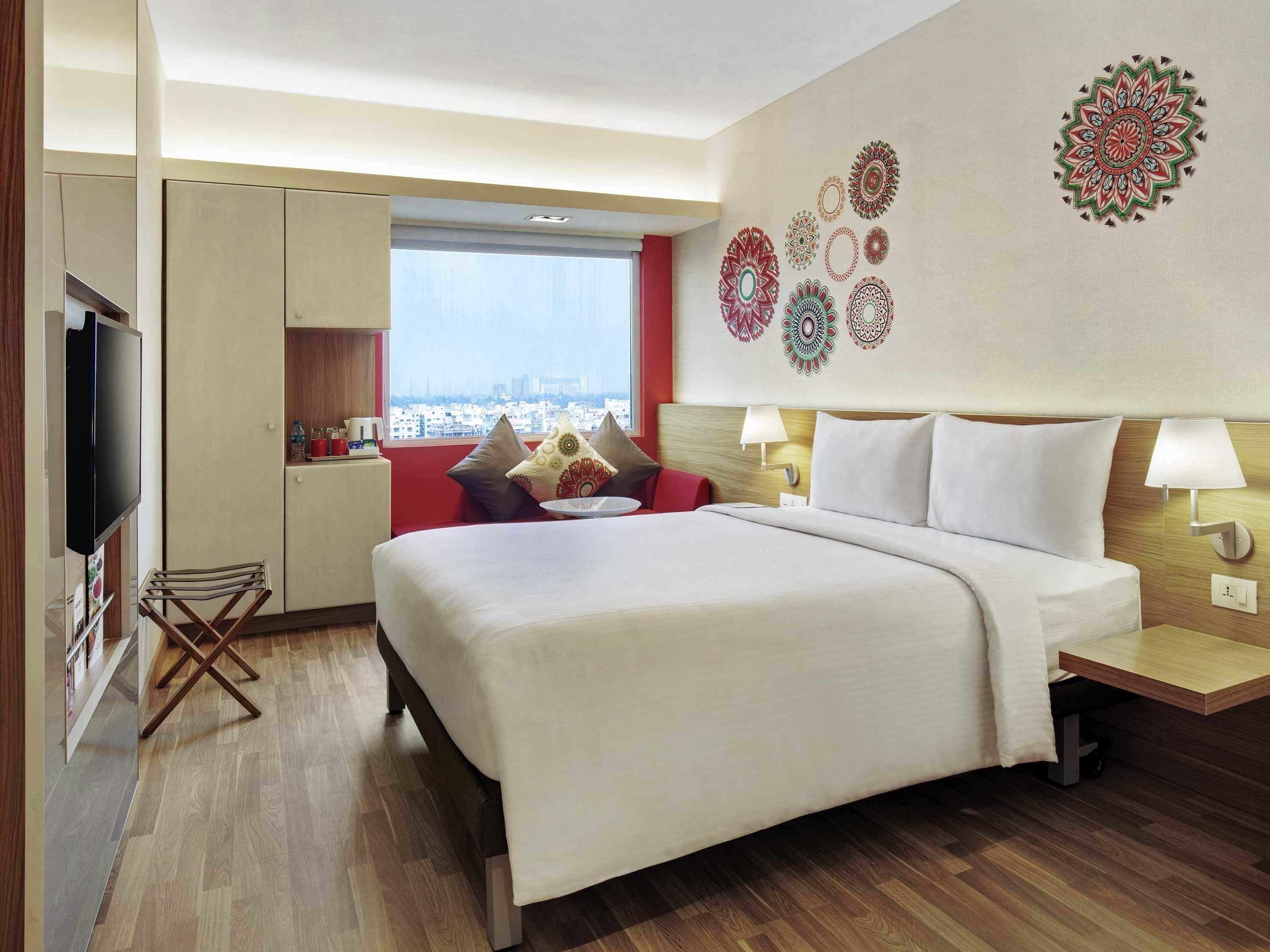 Hypo-allergenic bedding, memory-foam beds, in-room safe, desk