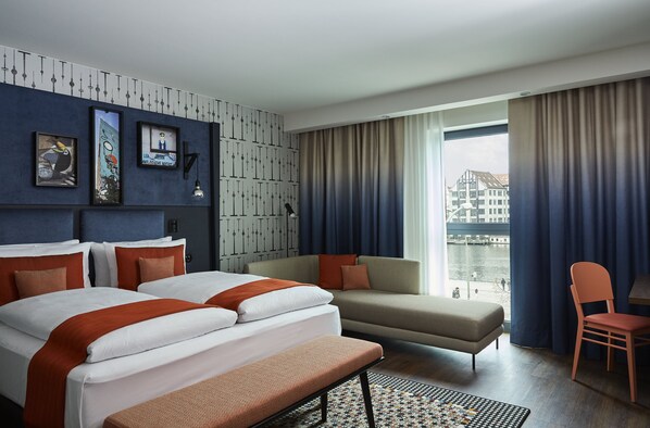 Premium Room, 1 Queen Bed (East Side Gallery View)