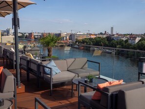 Rooftop bar - Hotel Indigo Berlin - East Side Gallery by IHG (Berlin)