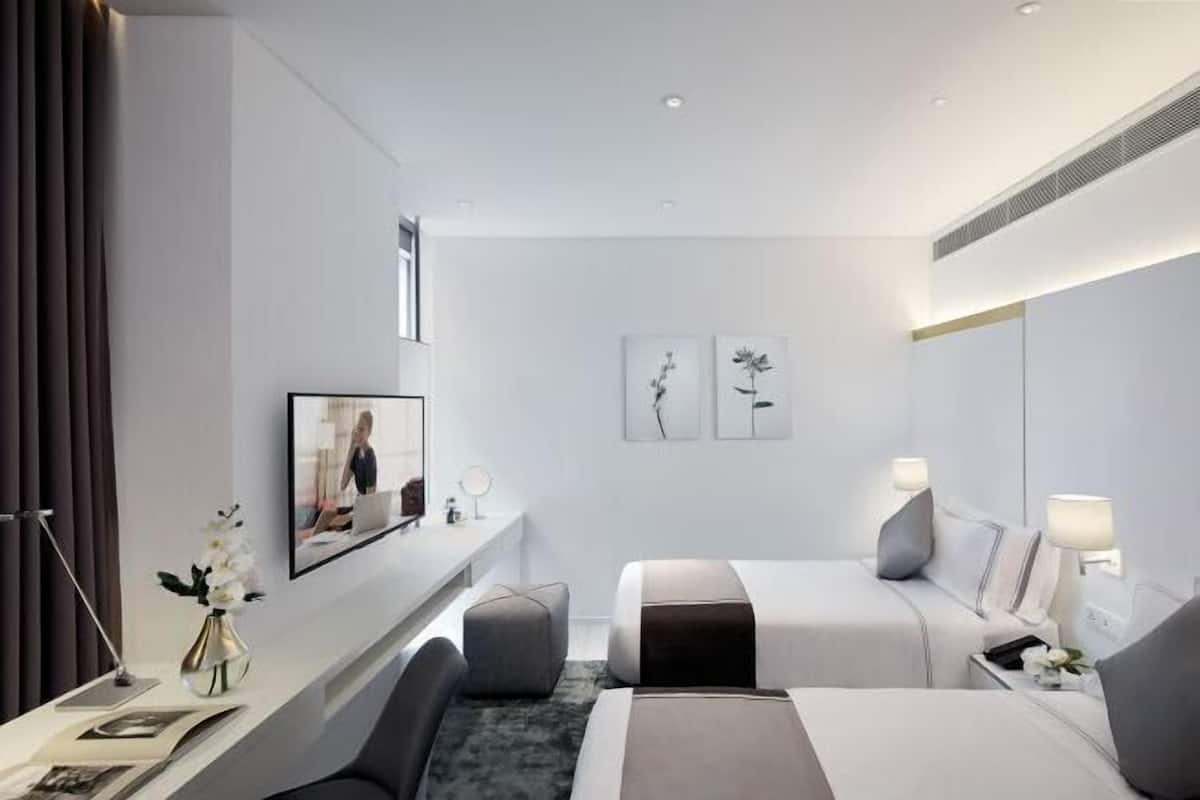 1 bedroom, premium bedding, in-room safe, desk