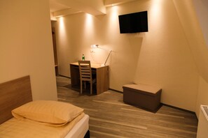 In-room safe, desk, iron/ironing board, free WiFi