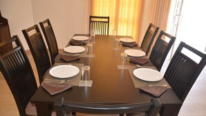4-Bedroom Villa  | In-room dining - The Hideout Hills (Nuwara Eliya)