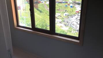 Standard Double Room, Balcony | In-room safe, soundproofing, free WiFi, bed sheets